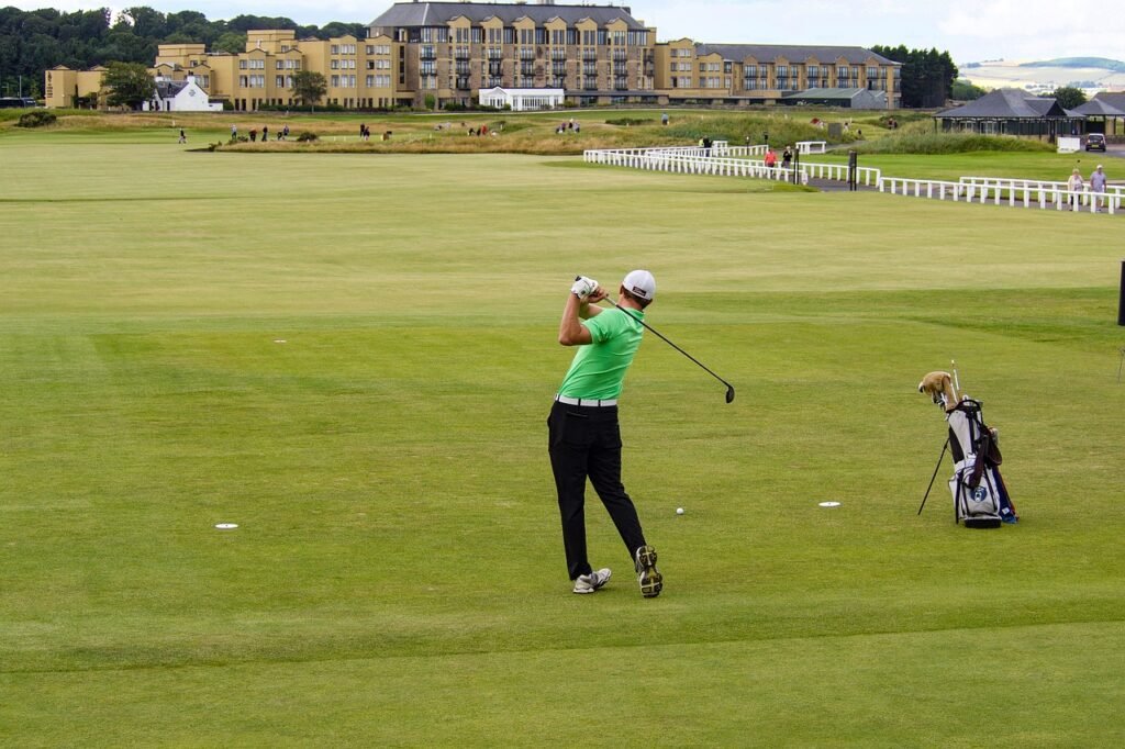 st andrews, old course, golfers, leviamice